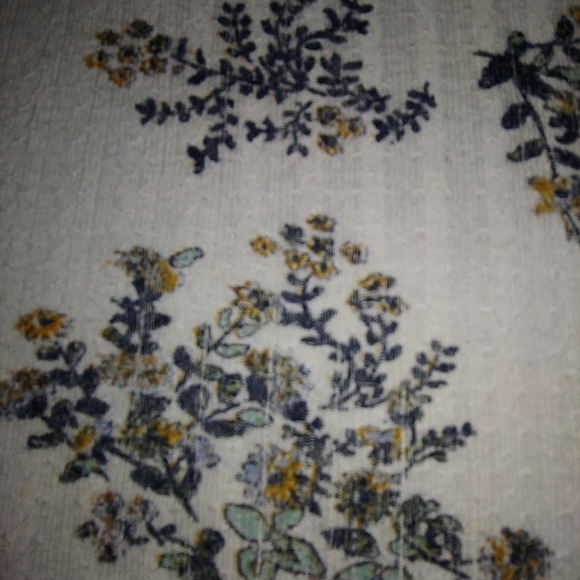 GUC Plus Size Lucky Brand Antique Floral Print Button Sleeve Top – Size 1X - Picture 9 of 16